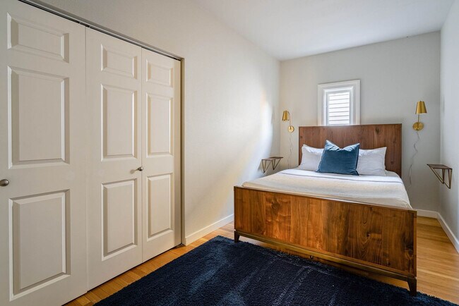 Building Photo - 3046 NE Glisan St