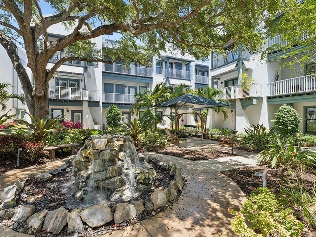 Building Photo - 946 Highland Ave