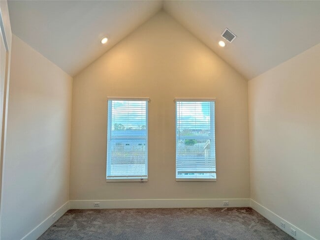 Building Photo - 5624 Bertellis Ln