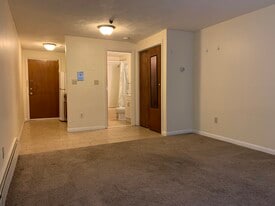 Building Photo - 340 Highland Ave