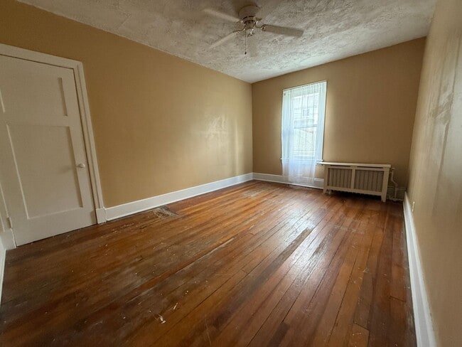 Building Photo - 425 Richwood Ave