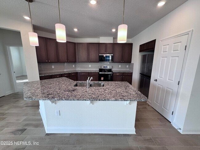 Building Photo - 11156 Spring Meadows Road Unit