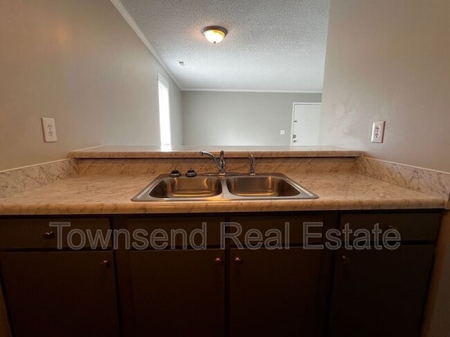 Building Photo - 5846 Century Oaks Dr