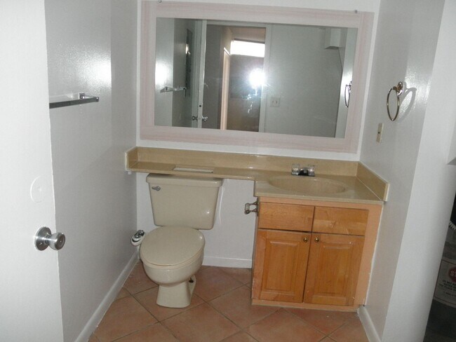 Building Photo - Somerset