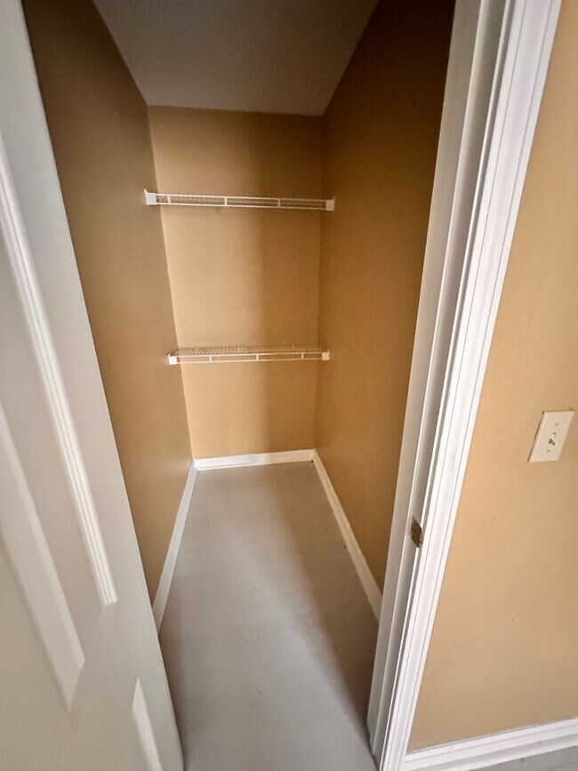 Building Photo - 2 Green Acre Rd NE