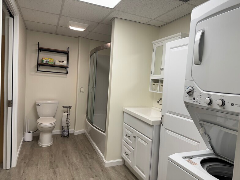 Building Photo - 4615 Forest Pl