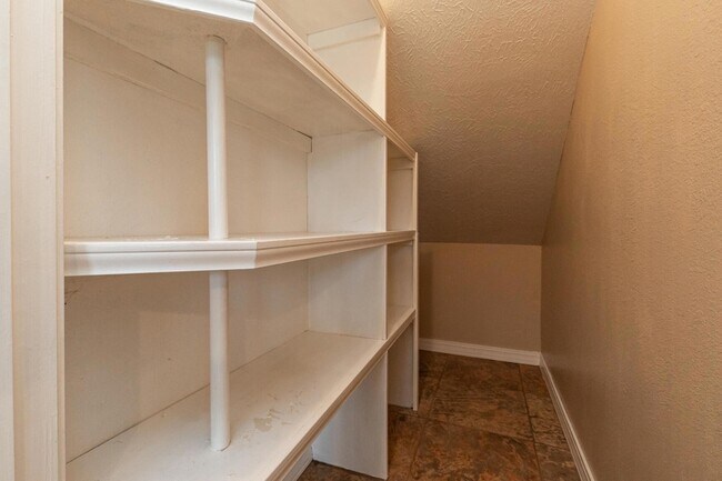 Building Photo - 5095 S Wanda Gray Ave