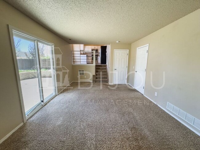 Building Photo - 850 Marshall Dr