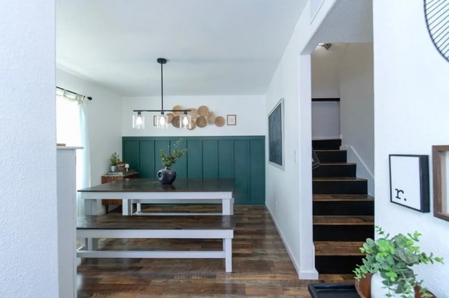 Building Photo - 1228 E Waterview St