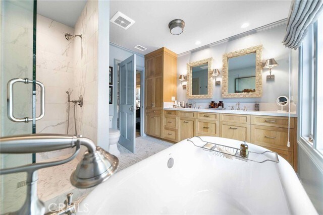 Building Photo - 16544 Greenleaf St