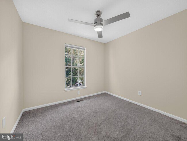 Building Photo - 801 High Plain Dr