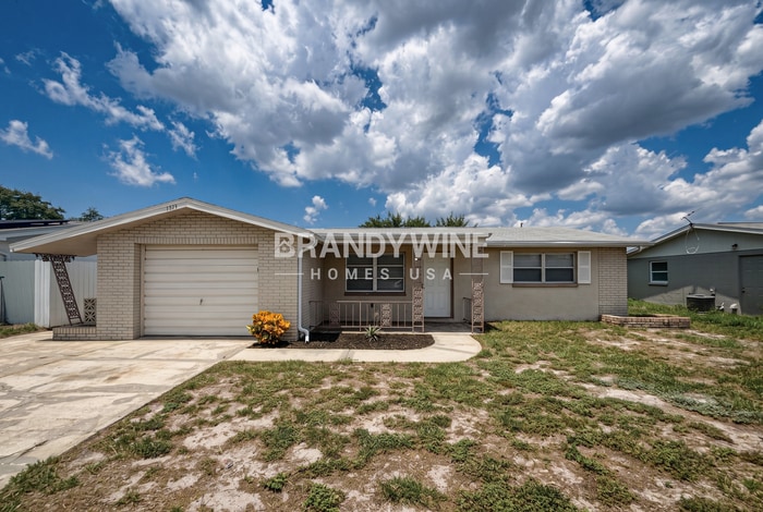 Building Photo - 7317 Oak Crest Dr