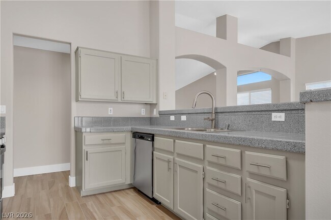 Building Photo - 1426 Bugle Boy Dr