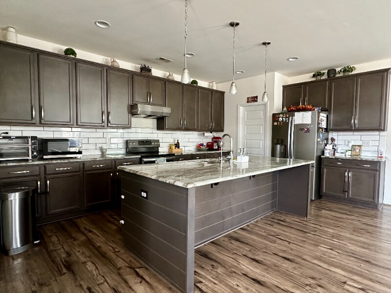 Building Photo - 4001 Tin Roof Way