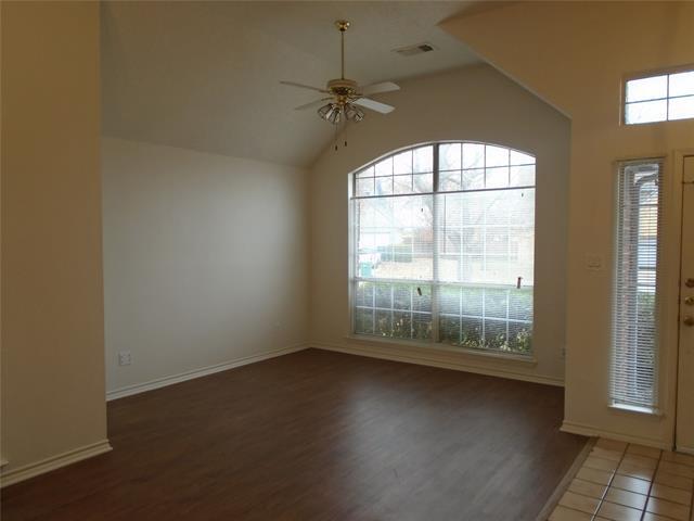 Building Photo - 320 Pebblebrook Ln