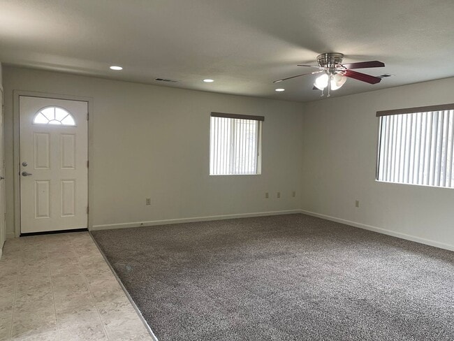 Building Photo - 3 BED 2 BATH W/ATTACHED MOTHER-IN-LAW SUITE *SOLAR PANELS ON ROOF = LOW ELECTRIC BILL*