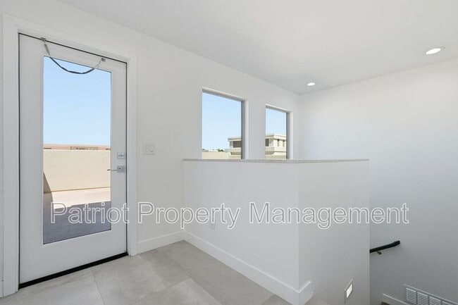 Building Photo - 7347 E Vista Bonita Dr