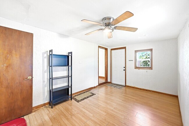 Building Photo - 1516 SW 24th St