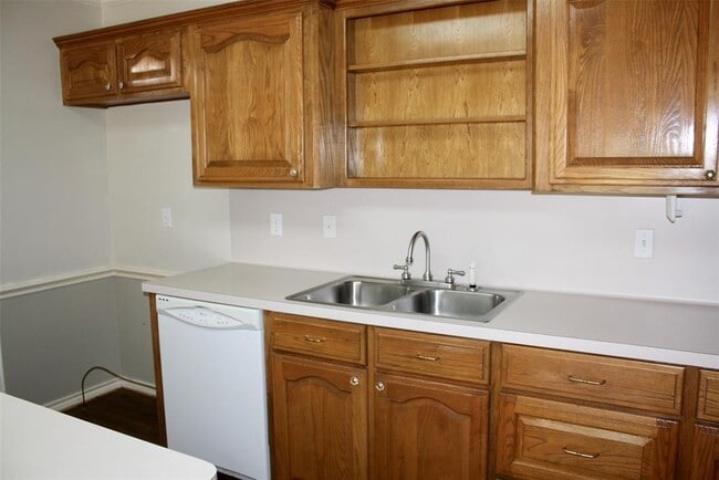 Building Photo - 1179 Martin St