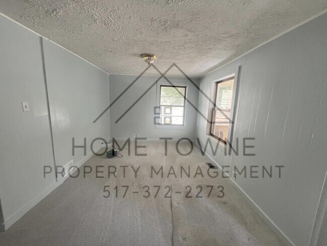 Building Photo - 1120 W Washtenaw St