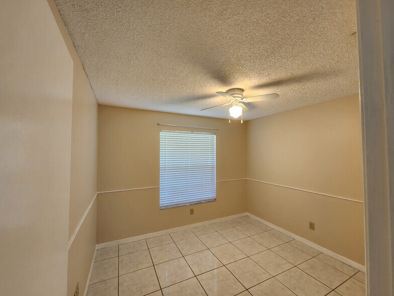Bedroom 2 - 1000 Martin Blvd