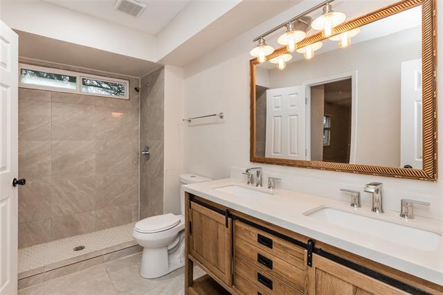 Building Photo - 2225 Saharah Dr