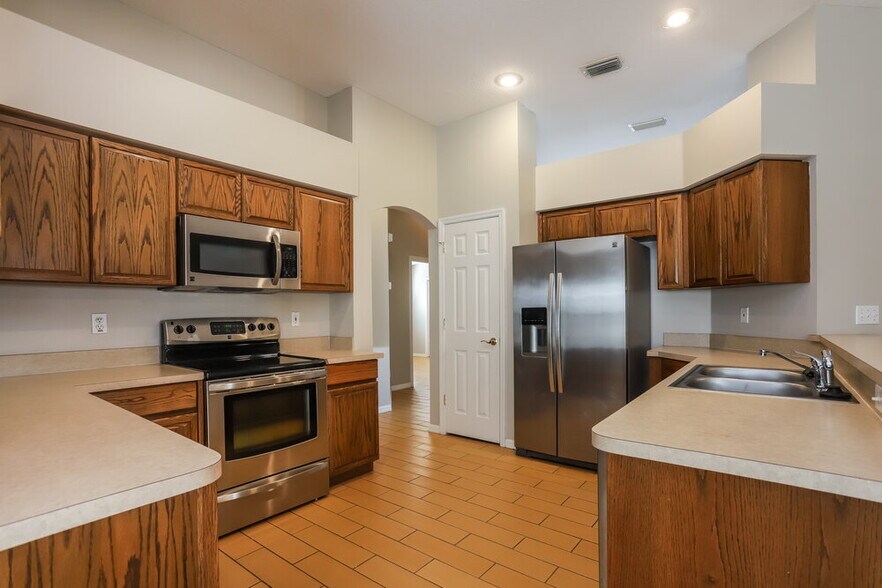 Building Photo - 2831 Laurel Leaf Dr