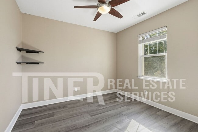 Building Photo - 5444 Noyack Way