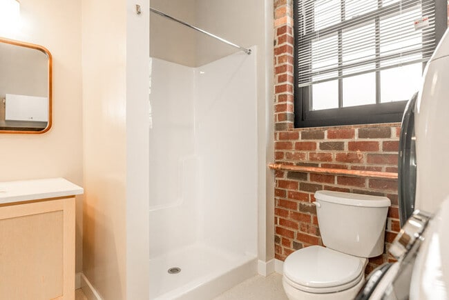 Building Photo - 225 Old South High St