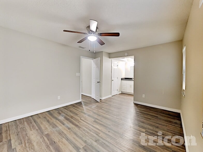 Building Photo - 725 Cheetah Trail