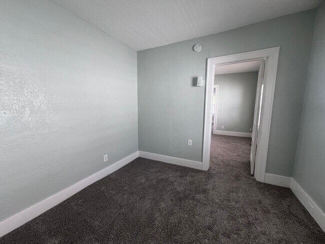 Building Photo - 1054 Ionia Ave SW
