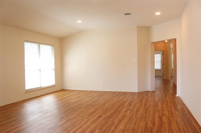 Building Photo - 1811 W Pflugerville Pkwy