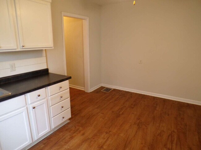 Building Photo - Charming 1 bed, 1 bath apartment in old louisville.