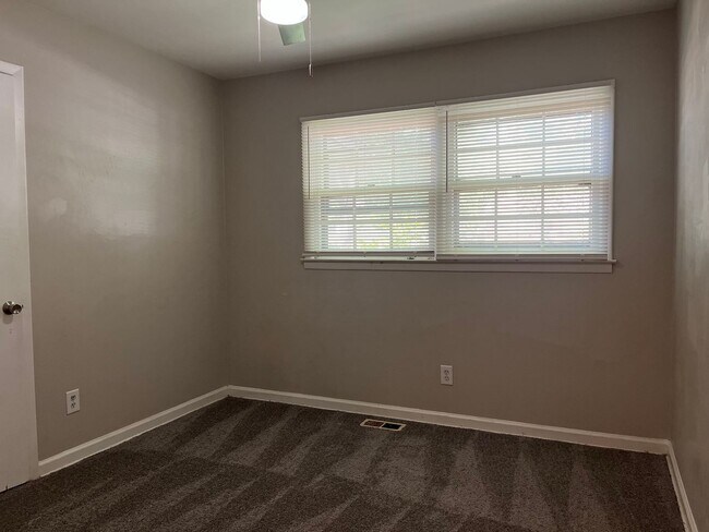 Building Photo - Beautiful Ranch Home In Raleigh, Available...