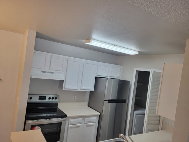 Building Photo - 6130 Westgate Dr