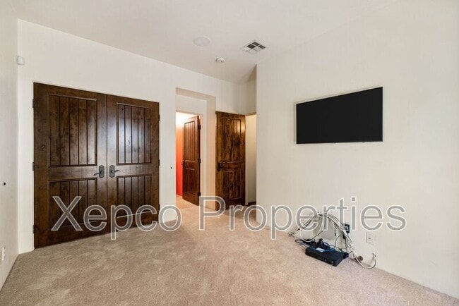 Building Photo - 175 Villaggio W