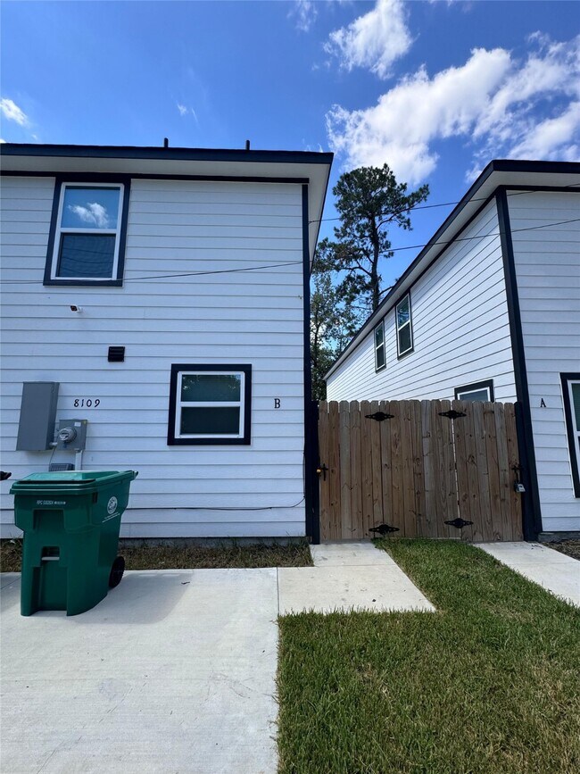 Building Photo - 8109 Denton St