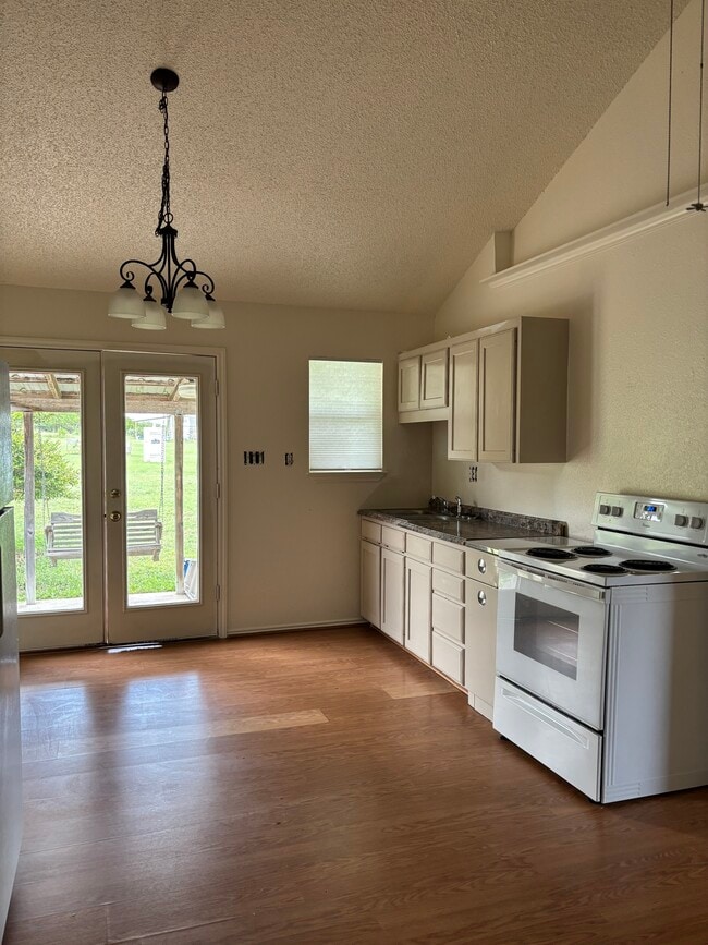 Building Photo - 220 PR-4839