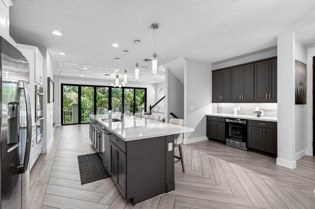 Building Photo - 622 Windward Cir S