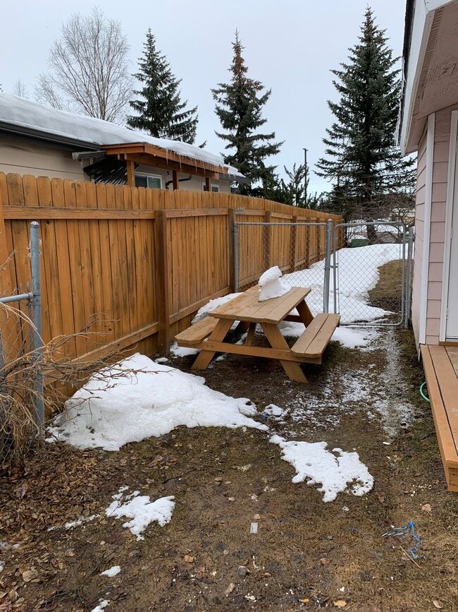 Building Photo - 2 Bdrm 1 Ba | Baxter & Northern Lights are...
