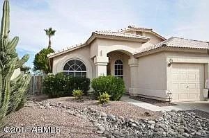 Building Photo - Open house Sunday 2-22-26 from 1-3pm! 3b/2b home with a pool backing Palm Valley golf course.