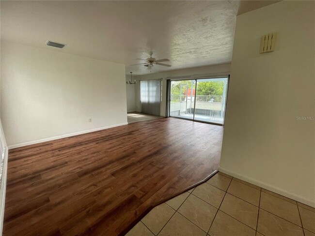 Building Photo - 2151 Broom Ct