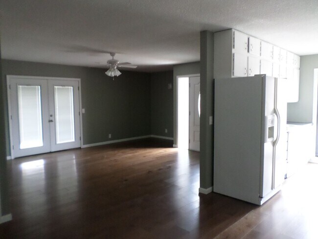 Building Photo - Timber Creek- Manhattan KS