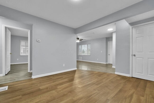 Building Photo - 162 S Powell Ave