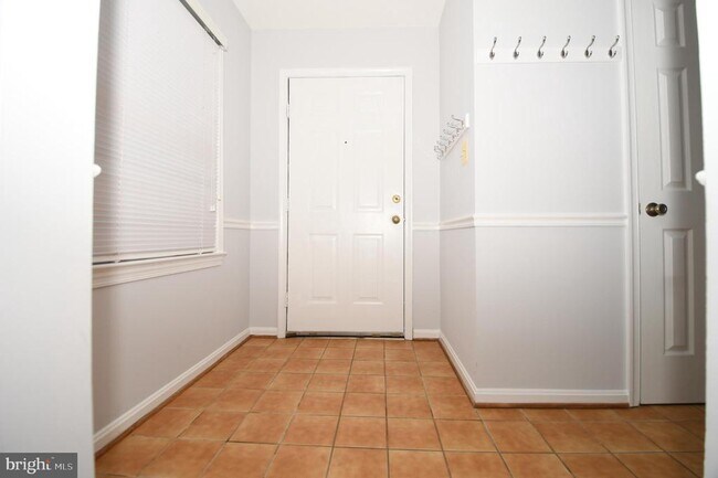 Building Photo - 601 N Tazewell St