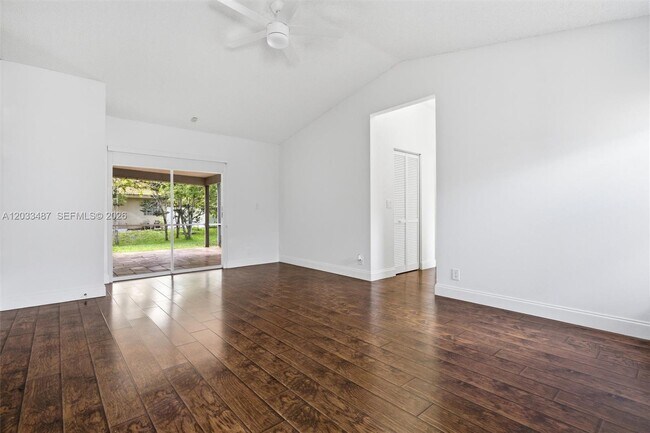 Building Photo - 10633 NW 32nd Ct