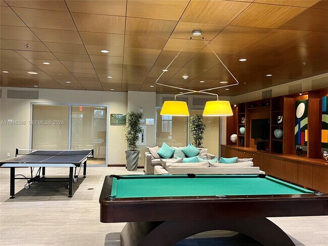 Building Photo - 2681 N Flamingo Rd