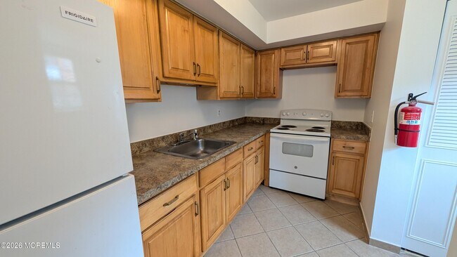 Building Photo - 226 Sawmill Rd