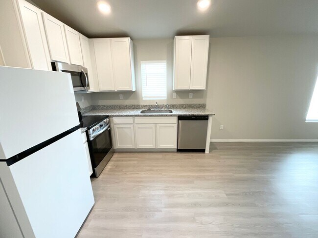 Building Photo - 5731 Falcon Pt