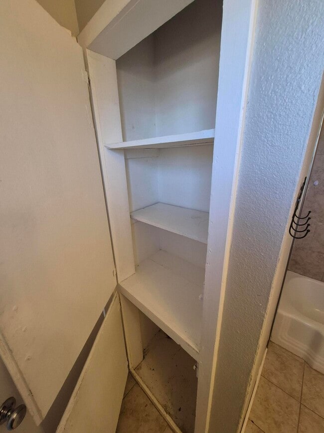 Building Photo - 1116 41st St